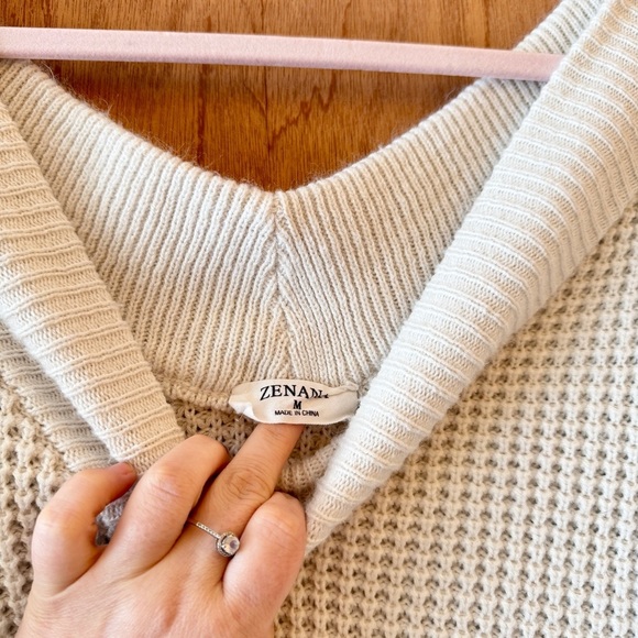 Zenana Oversized V-neck Chunky Knit Sweater - Ivory - Size Medium - Picture 3 of 5